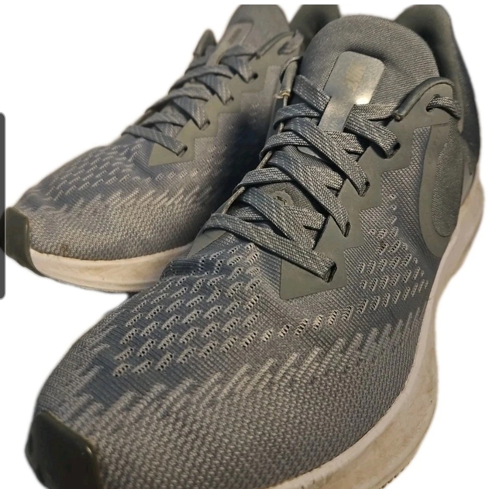 Nike Air Zoom Winflo 6 Women’s 8 Gray Run Shoe Sneaker Cottage Boho Y2k Retro[5A
